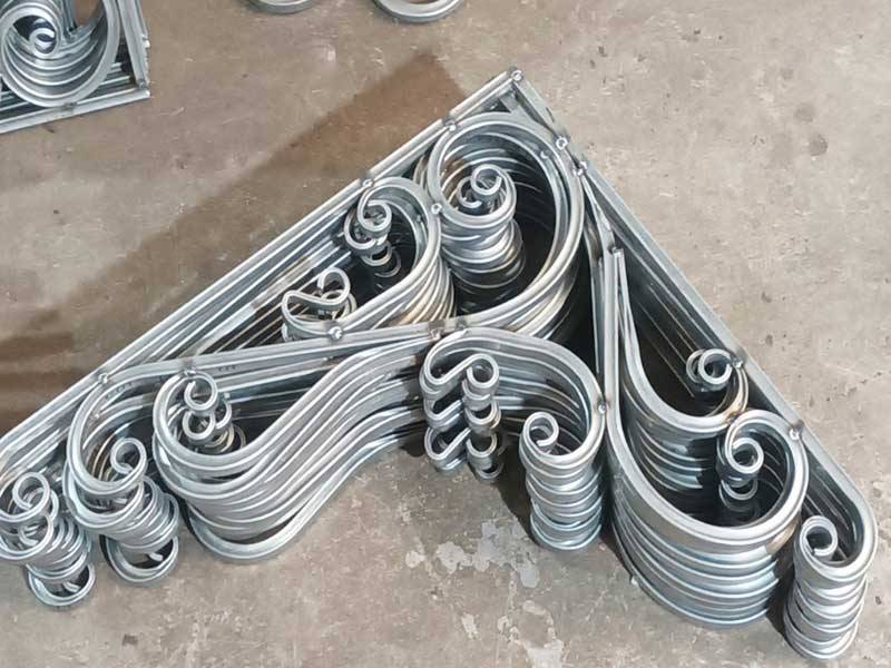 Làm Bông Sắt Mỹ Thuật Tại TPHCM