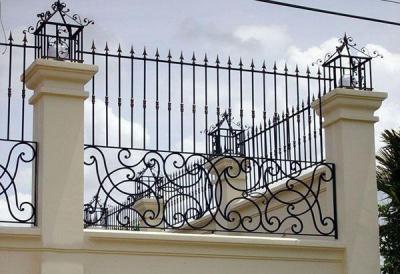 Làm cửa cổng tại Quận Phú Nhuận