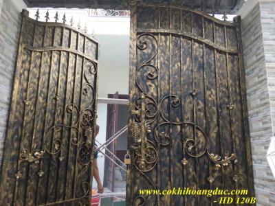 Xưởng gia công cửa sắt tại Quận 2